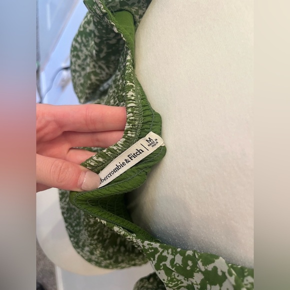 Abercrombie & Fitch Ruched Puff Sleeve Sweetheart Top Green/White Size Medium - Picture 4 of 4